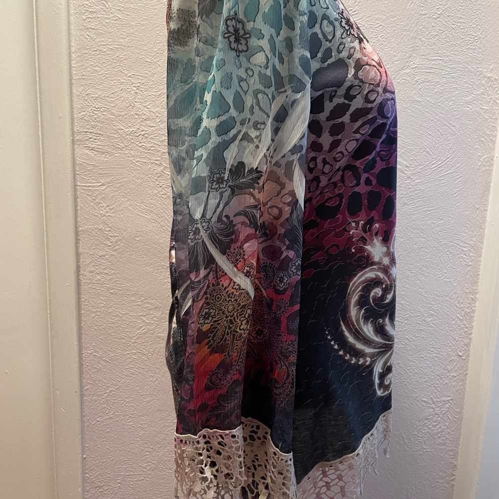 Vibrant Purple and Blue Graphic Blouse - Picture 4 of 4